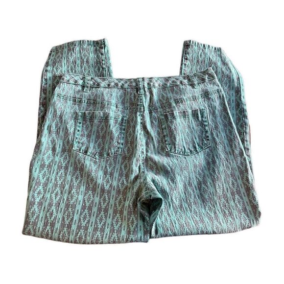 DG2
Diane Gilman Women Denim Pants Stretch Aztec Cutout Green Size 12 - Picture 3 of 10